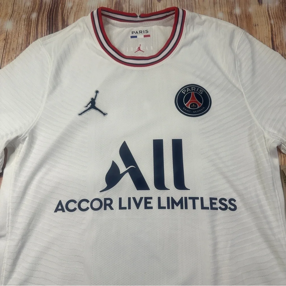 NWT Air Jordan Paris Saint-Germain Player Edition 2021 Season Sports Medium
